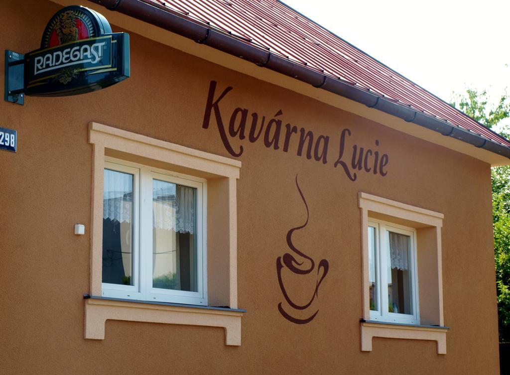 Kavarna Lucie S Ubytovanim Horní Těrlicko Dış mekan fotoğraf
